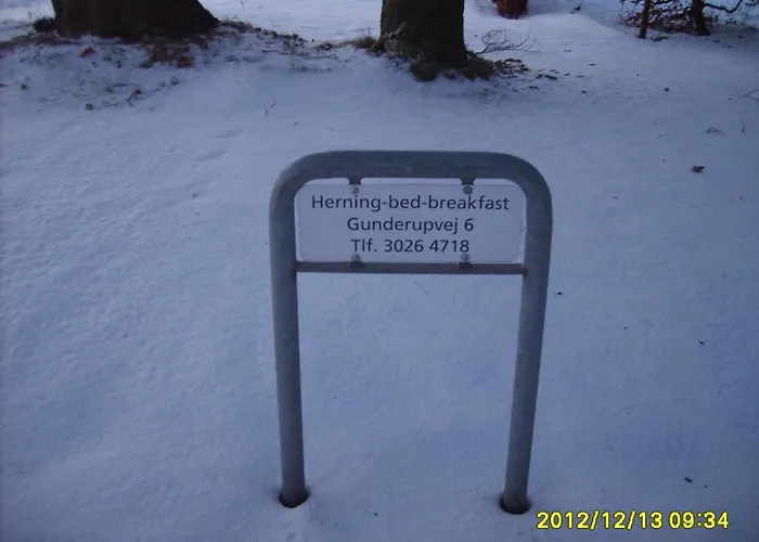 לינה וארוחת בוקר Herning Bed & Breakfast 3*